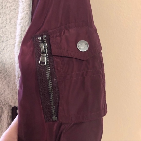 Levi’s faux sherpa zip front bomber jacket womens size XS - Picture 4 of 9